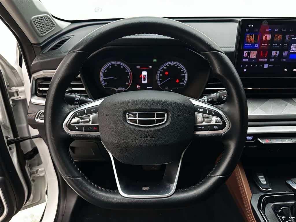 Geely X6, 2021 11