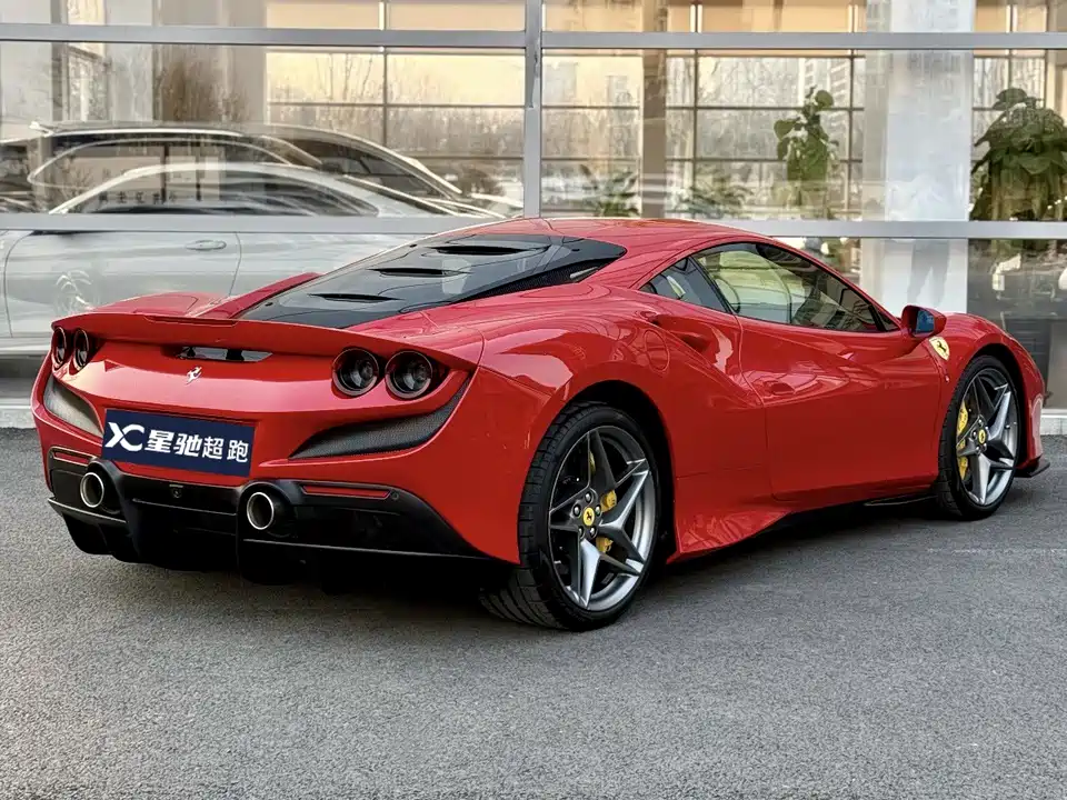 Ferrari F8
