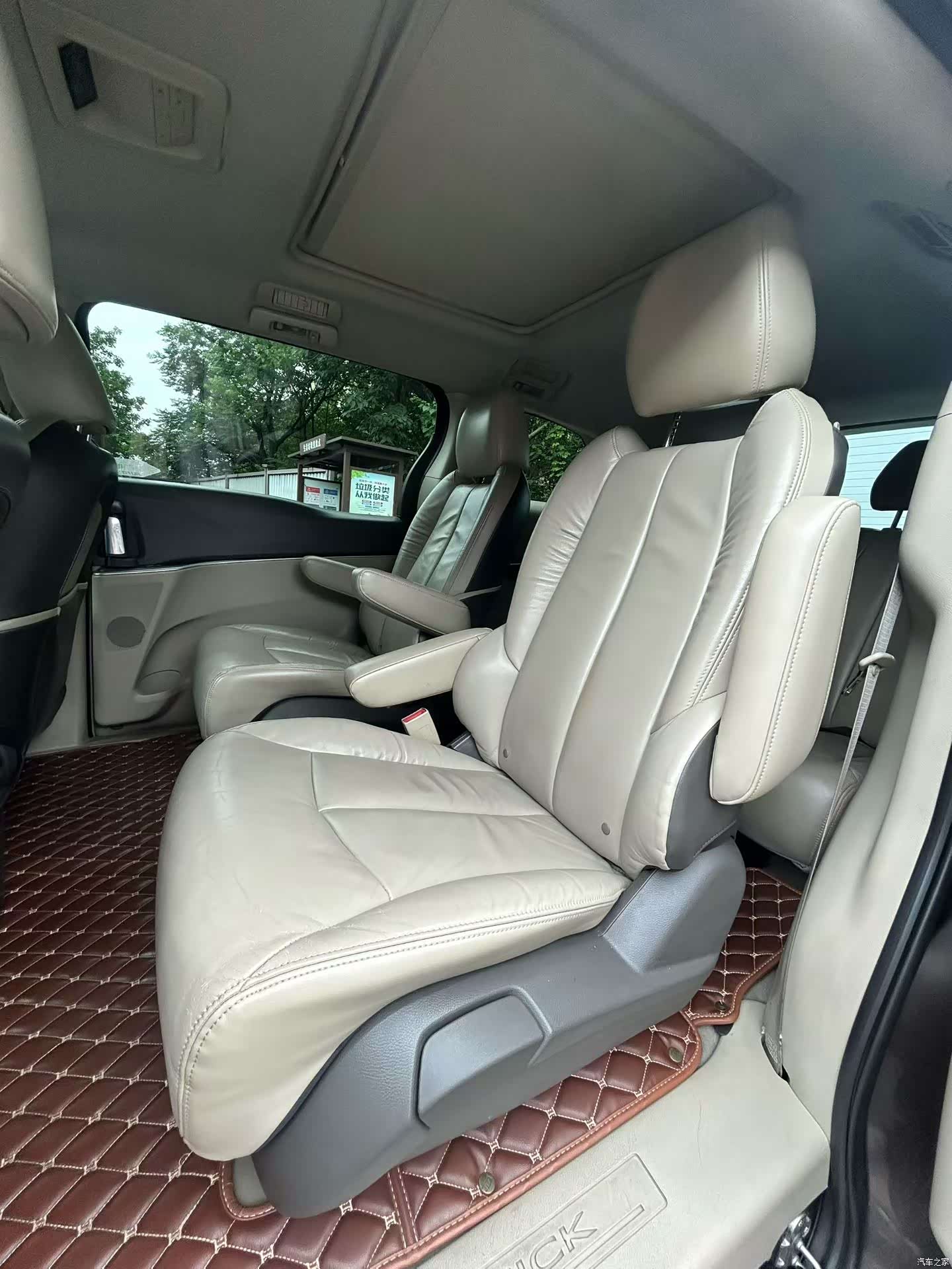 Buick GL8, 2013 7