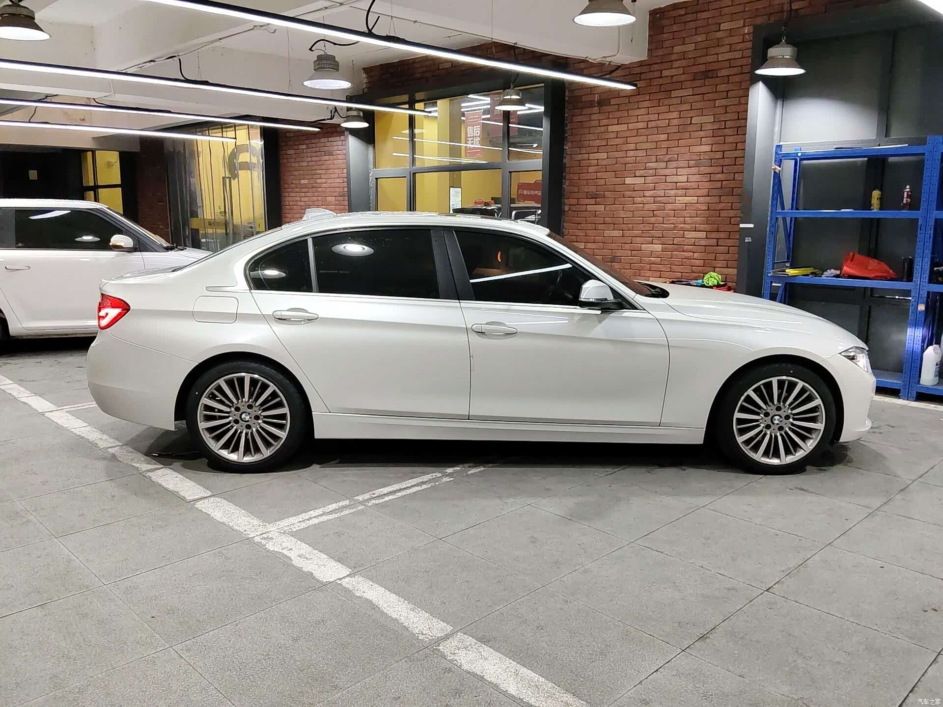 BMW 3 Series, 2018 все фото