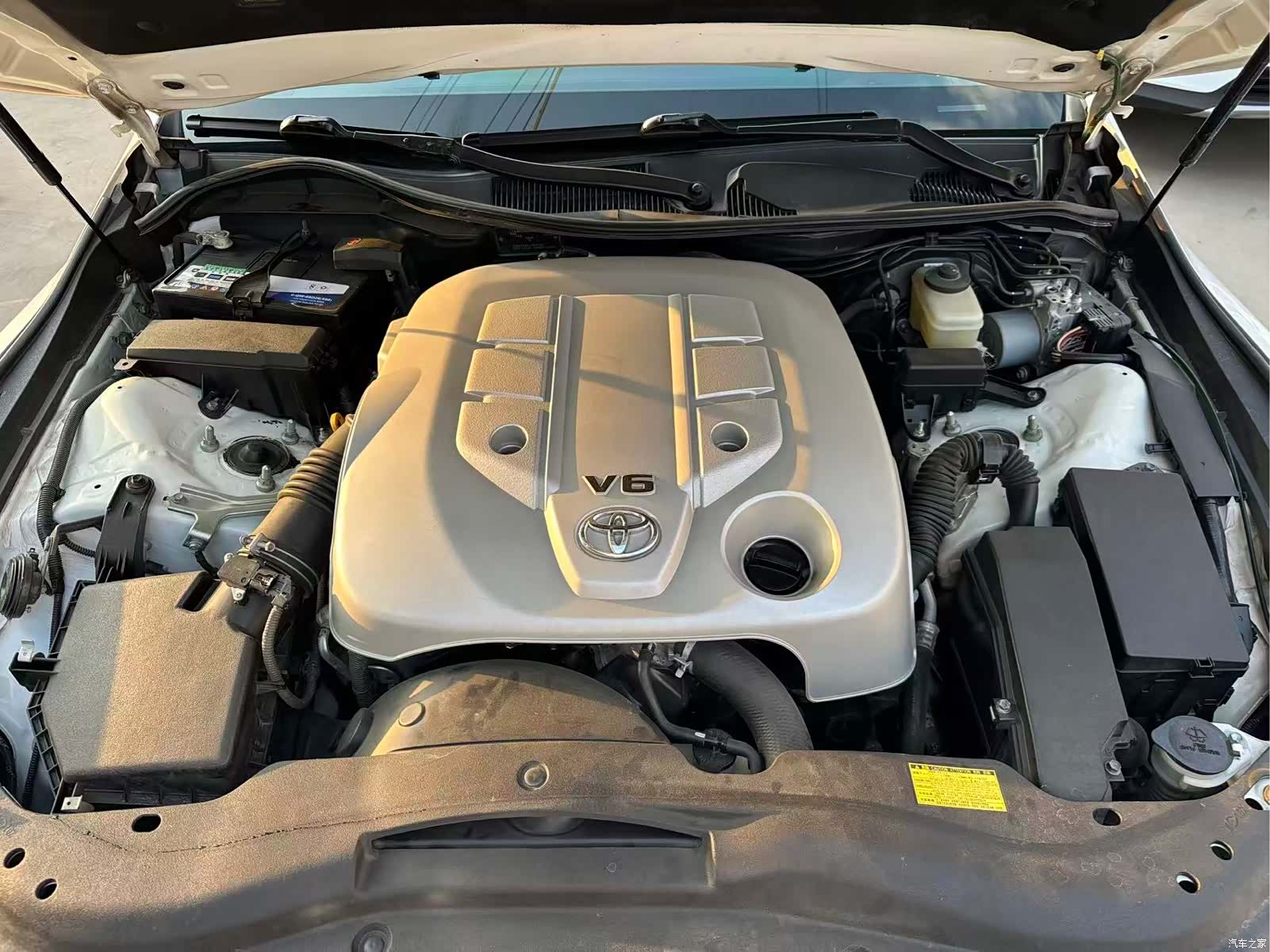 Toyota 2.5V, 2013 9