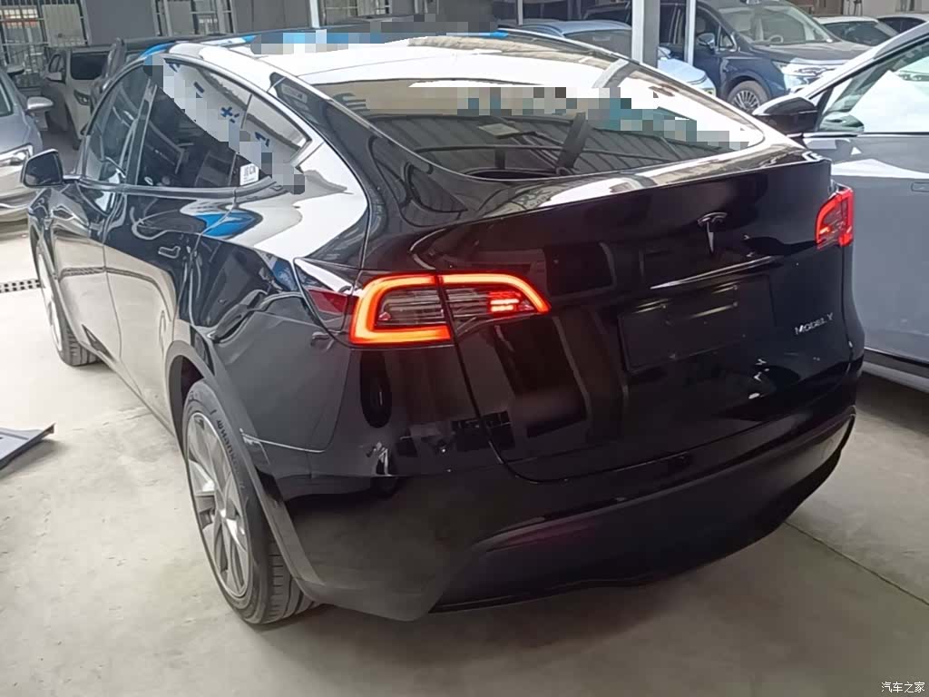 Tesla Model Y, 2021 все фото