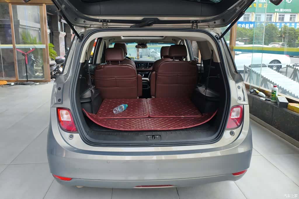 Buick GL6, 2019 4
