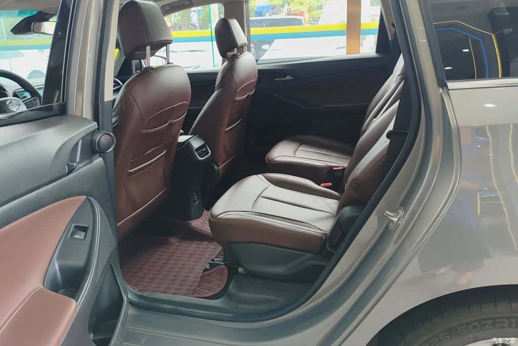 Buick GL6, 2019 11