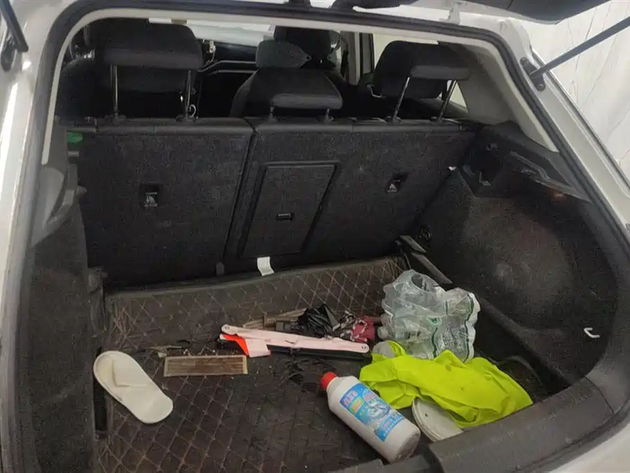 Volkswagen T-ROC exploring Songs