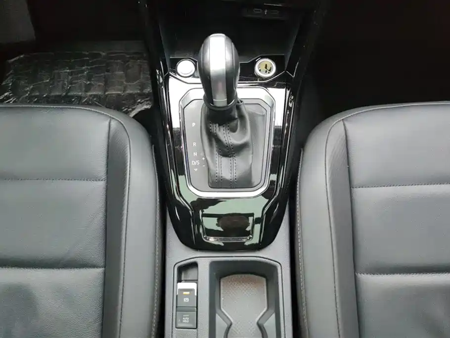 Volkswagen T-ROC exploring Songs