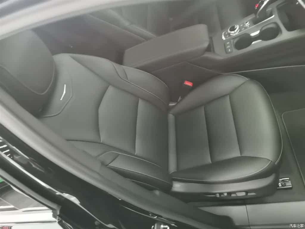 Cadillac XT4, 2020 25