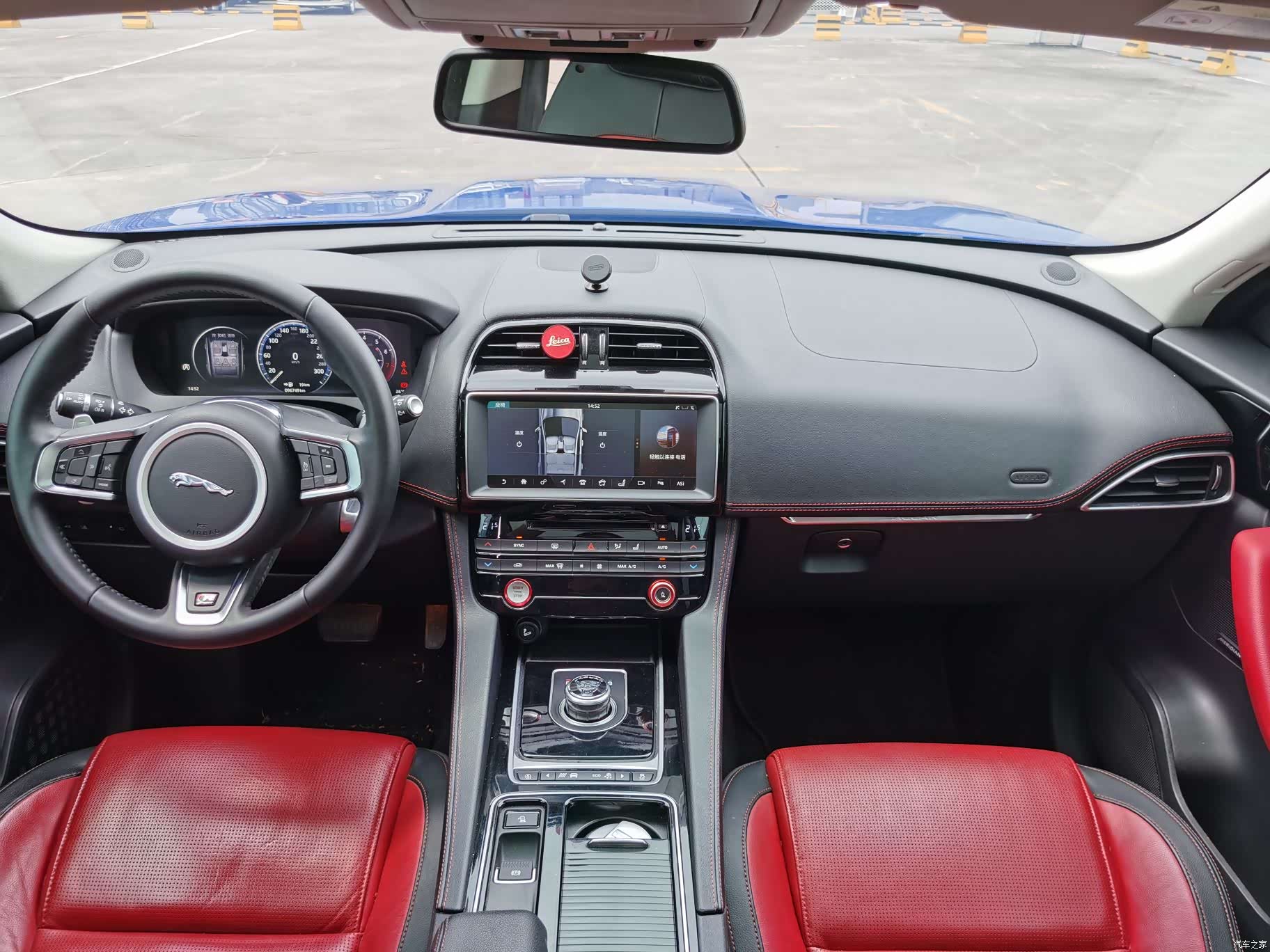 Jaguar F-PACE, 2017 11
