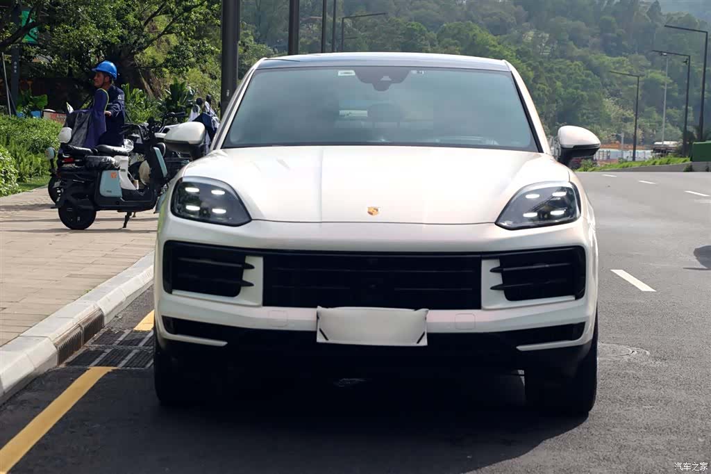 Porsche Cayenne, 2025 2