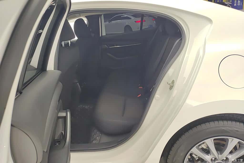 Mazda Mazda3, 2022 11