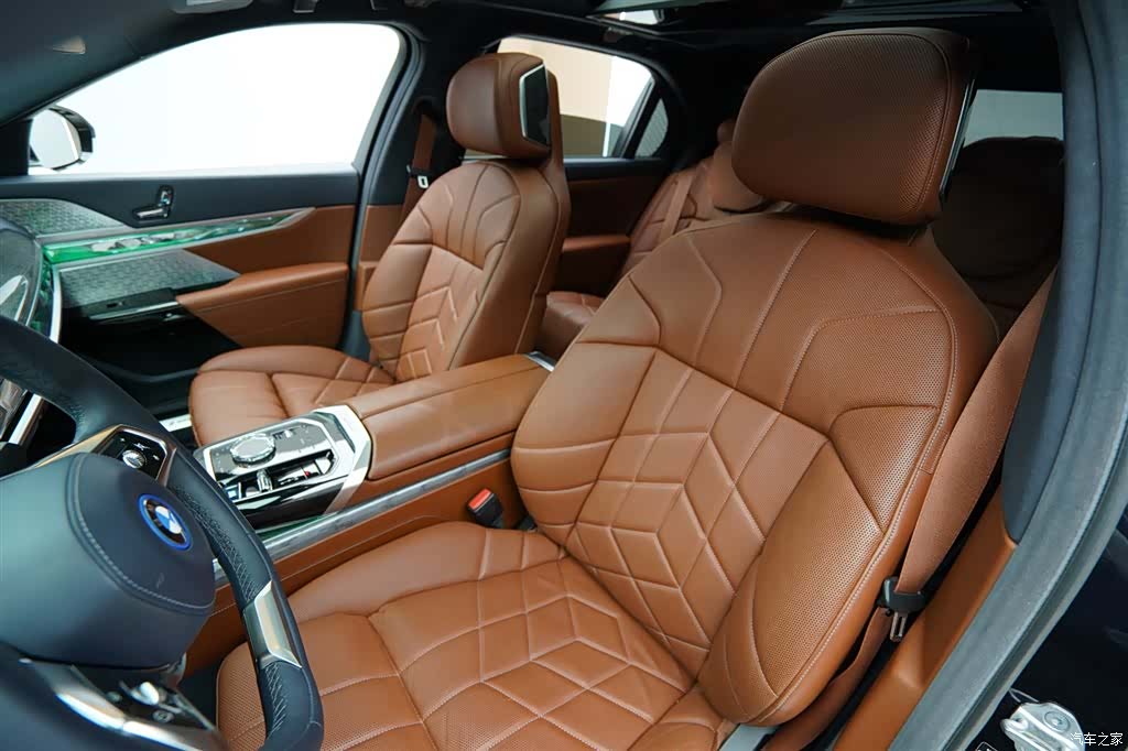 BMW i7, 2024 4