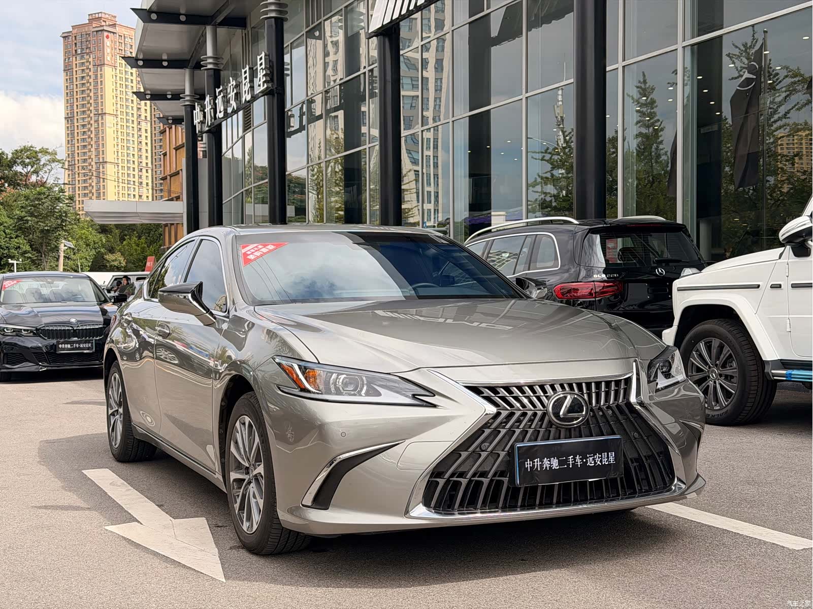 Lexus ES, 2023 4