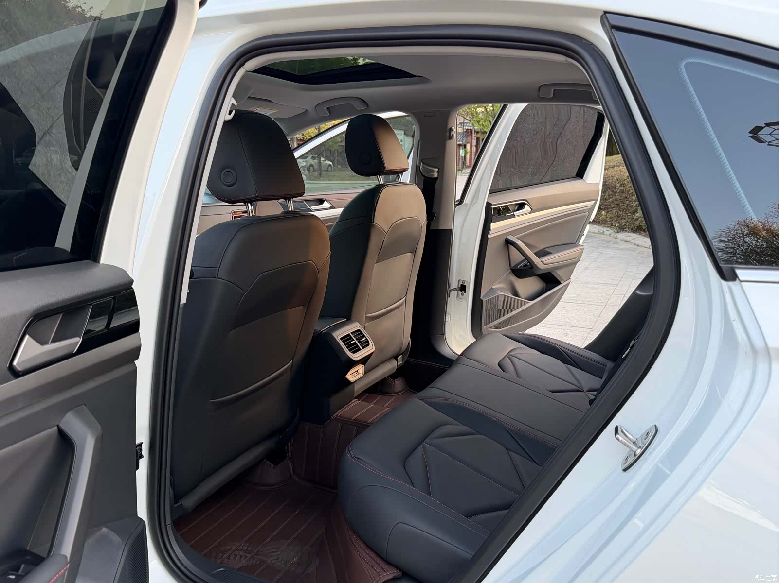 Volkswagen Lavida, 2025 14