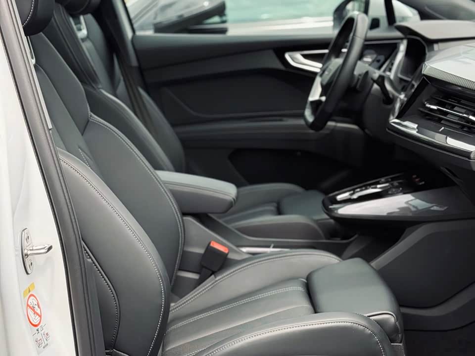 Audi Q4 Audi Q4