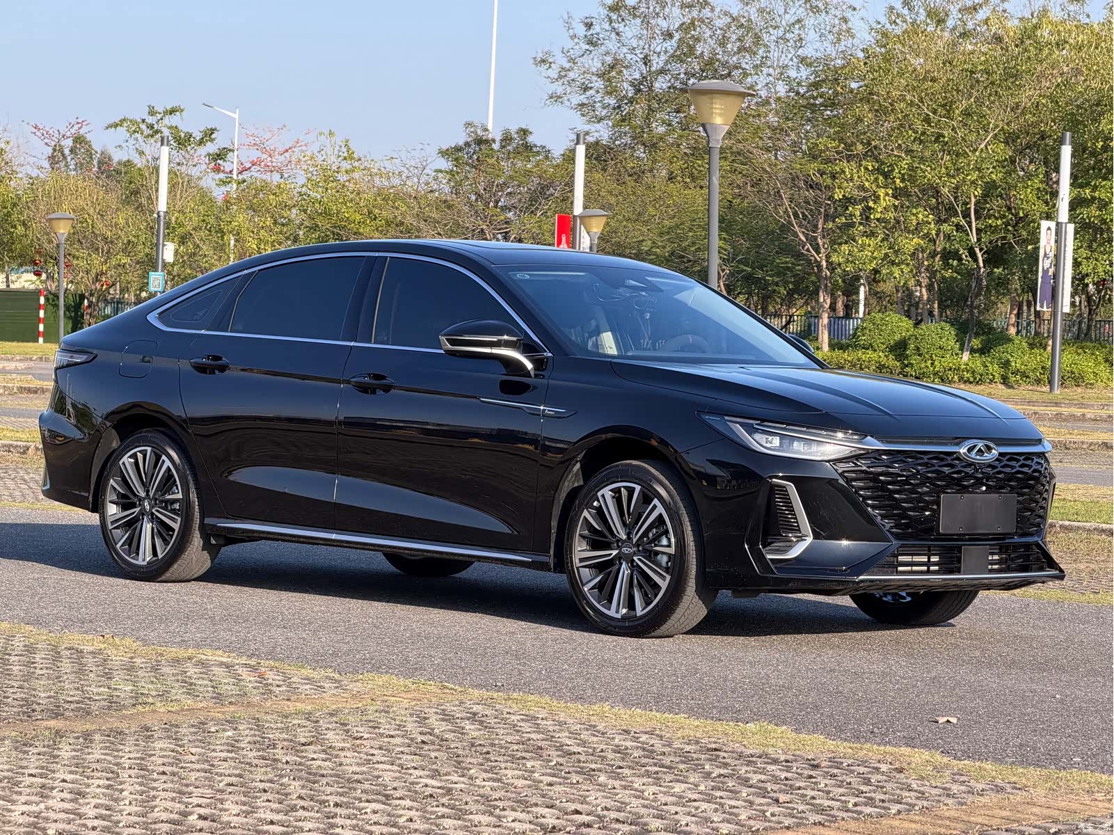 Chery Arrizo 8, 2026 3