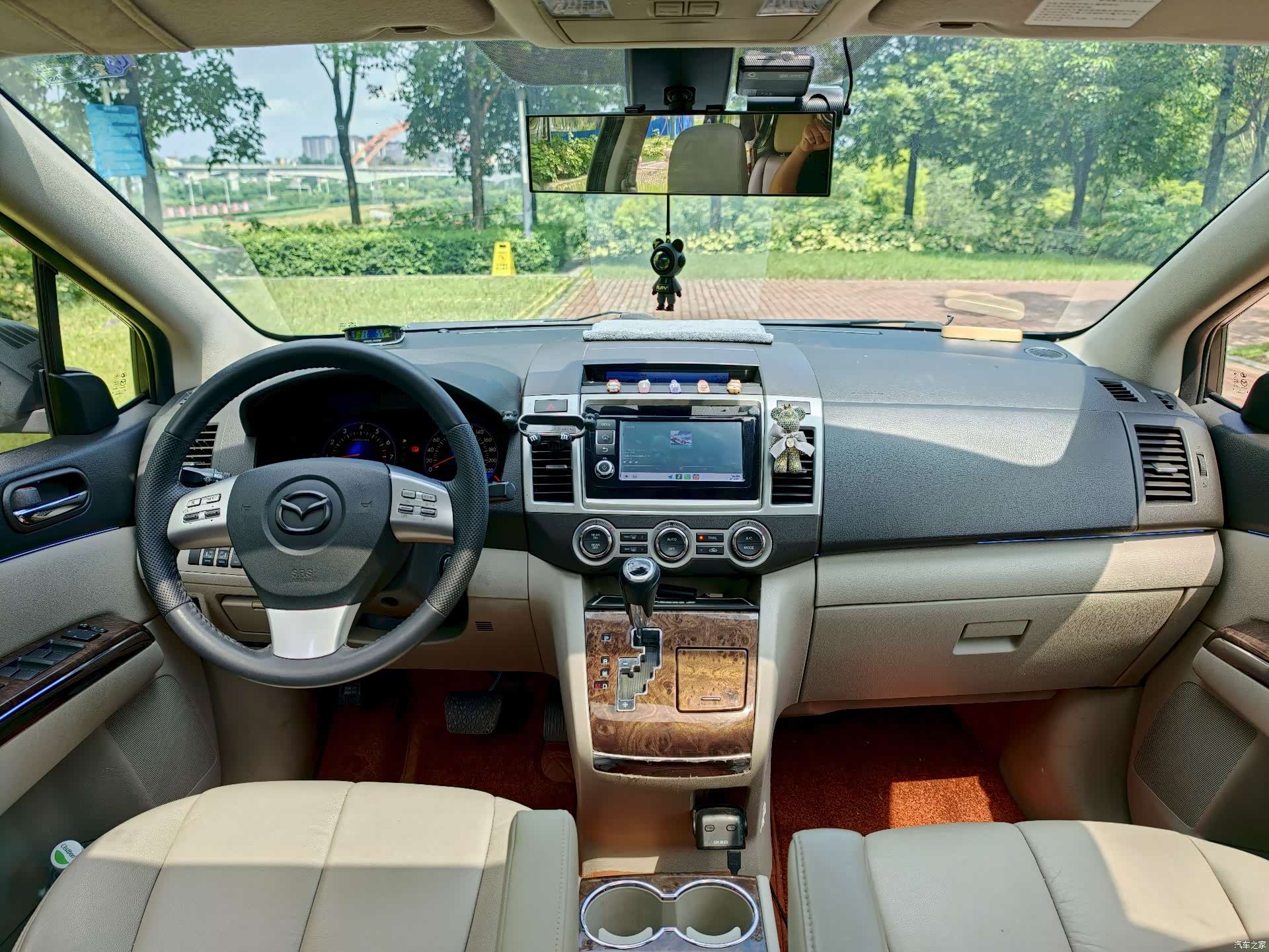 Mazda 8, 2013 7