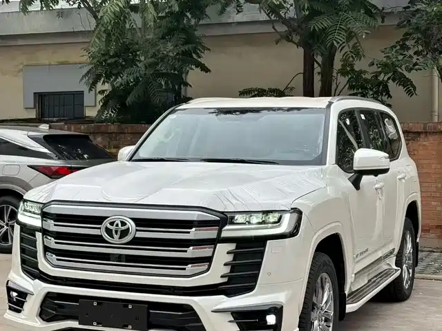 Toyota Land Cruiser 2026 — купить из Китая под заказ