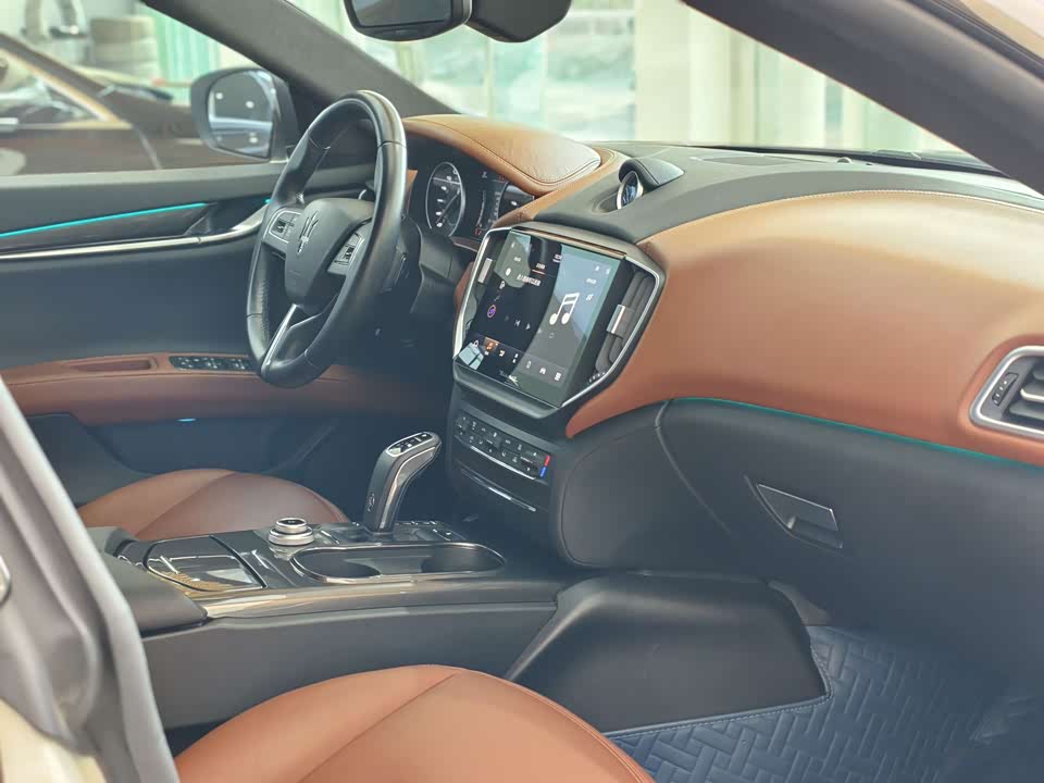 Maserati Ghibli Maserati Ghibli