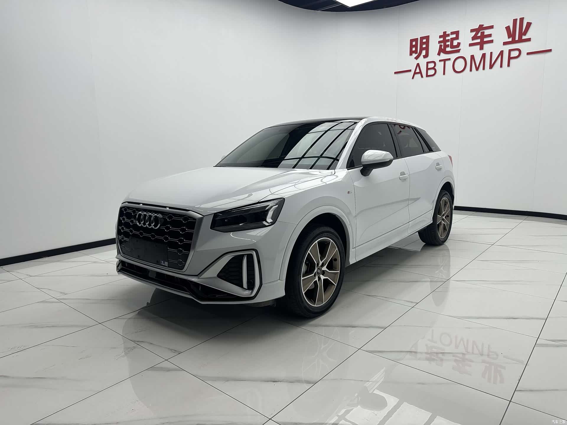 Audi Q2L, 2022 4