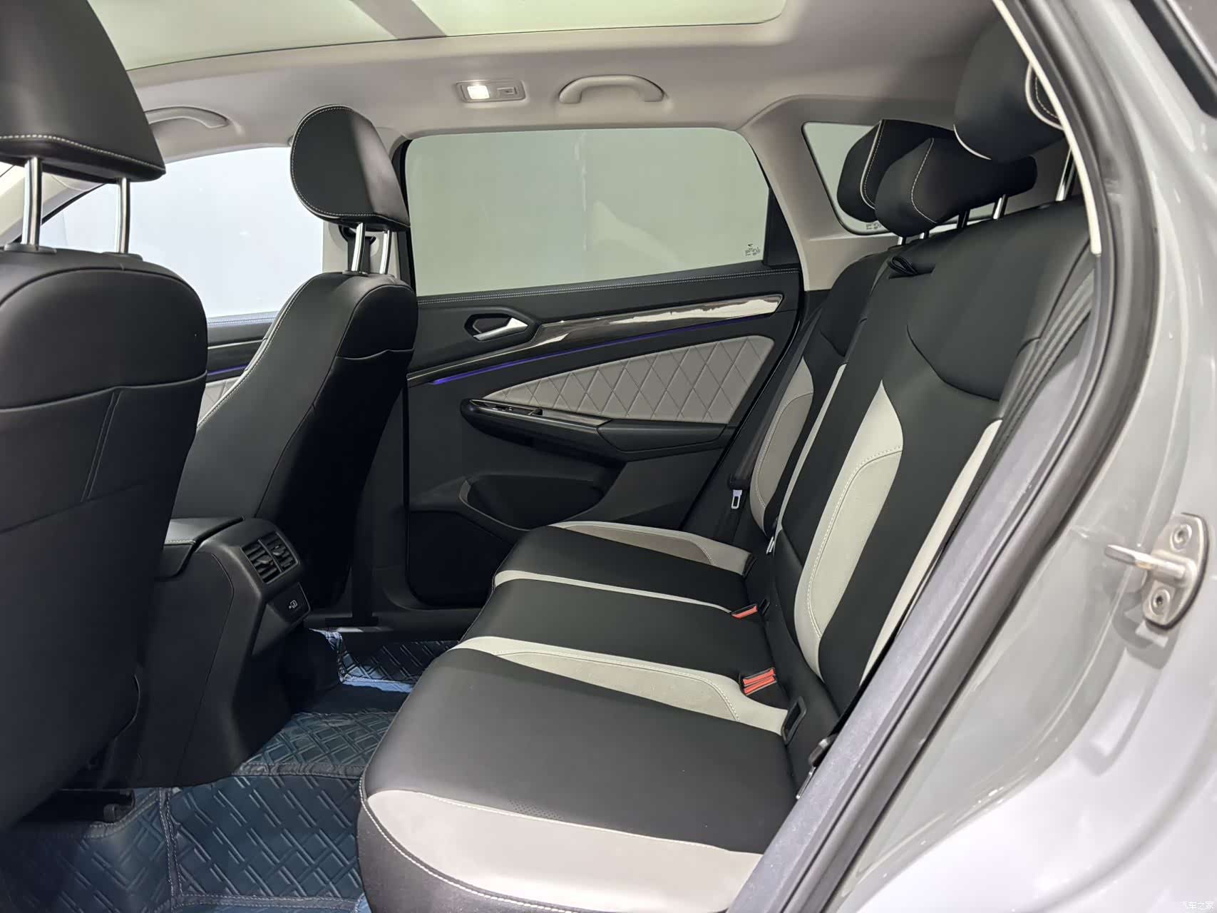 Volkswagen VS7, 2023 14