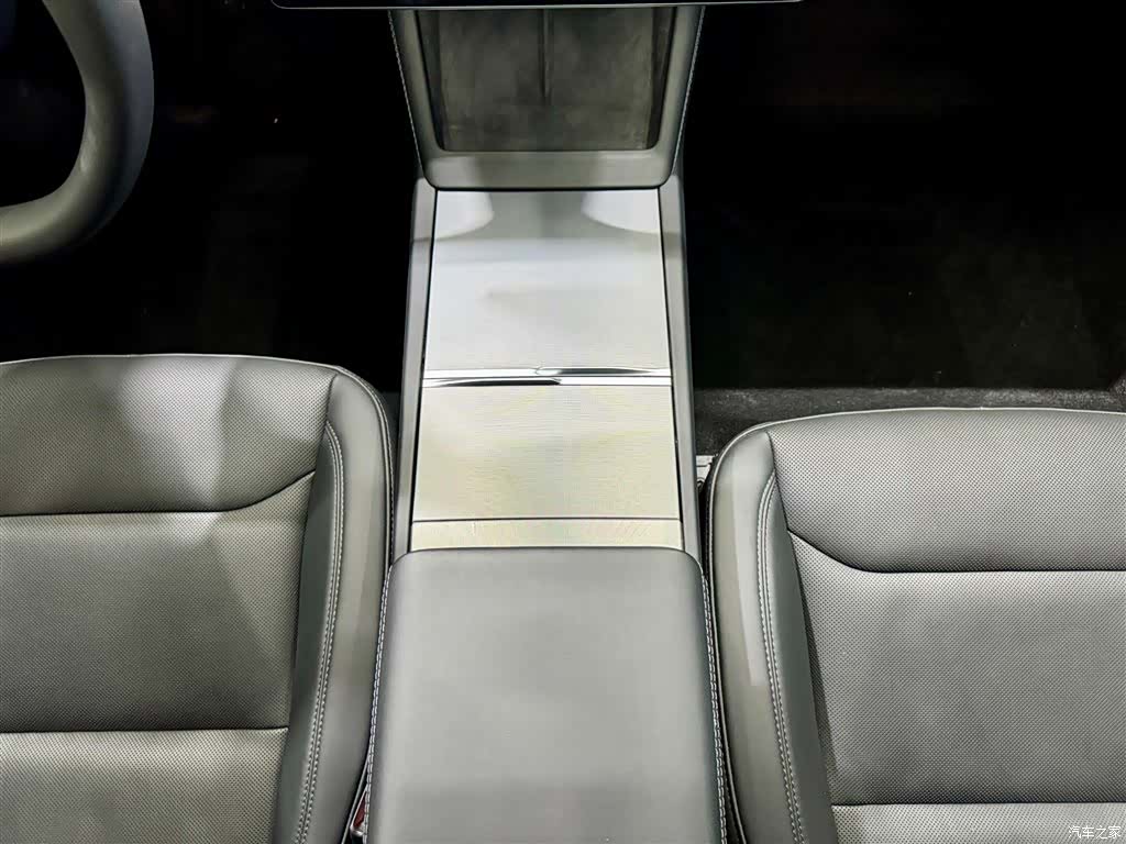 Tesla Model 3, 2024 21