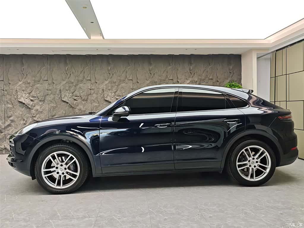 Porsche Cayenne, 2022 3