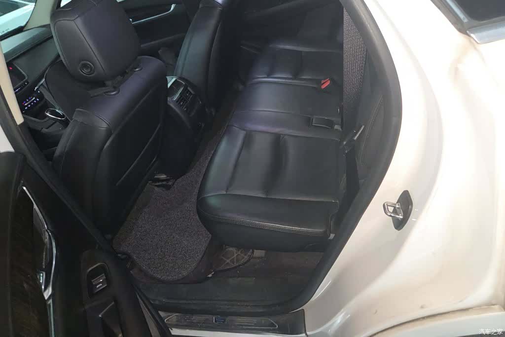 Cadillac XT5, 2017 11