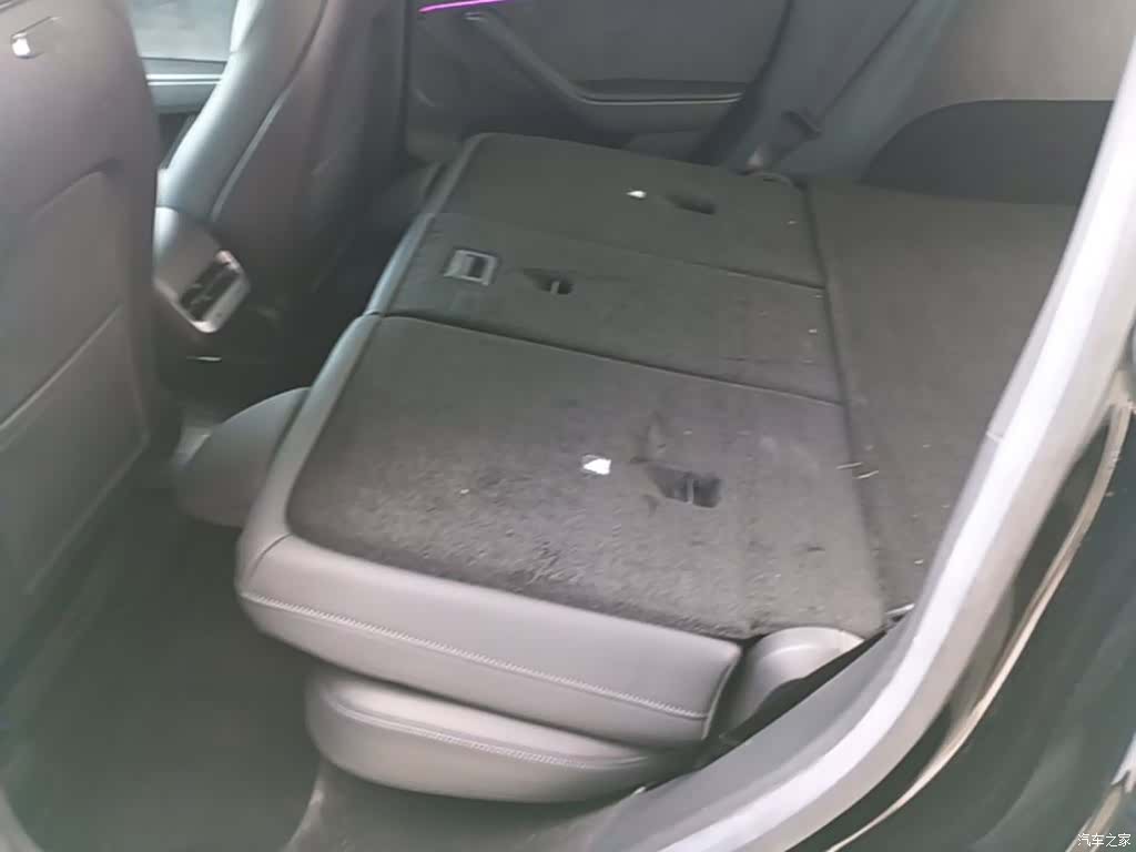 Tesla Model Y, 2022 17