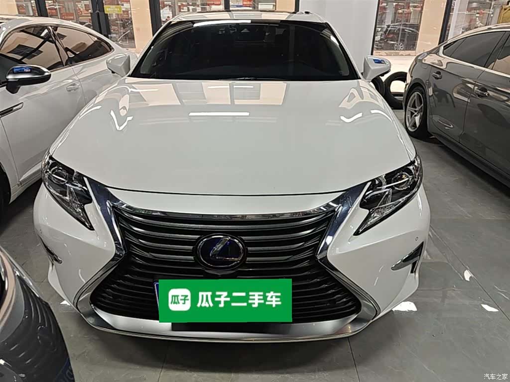 Lexus ES, 2018 3