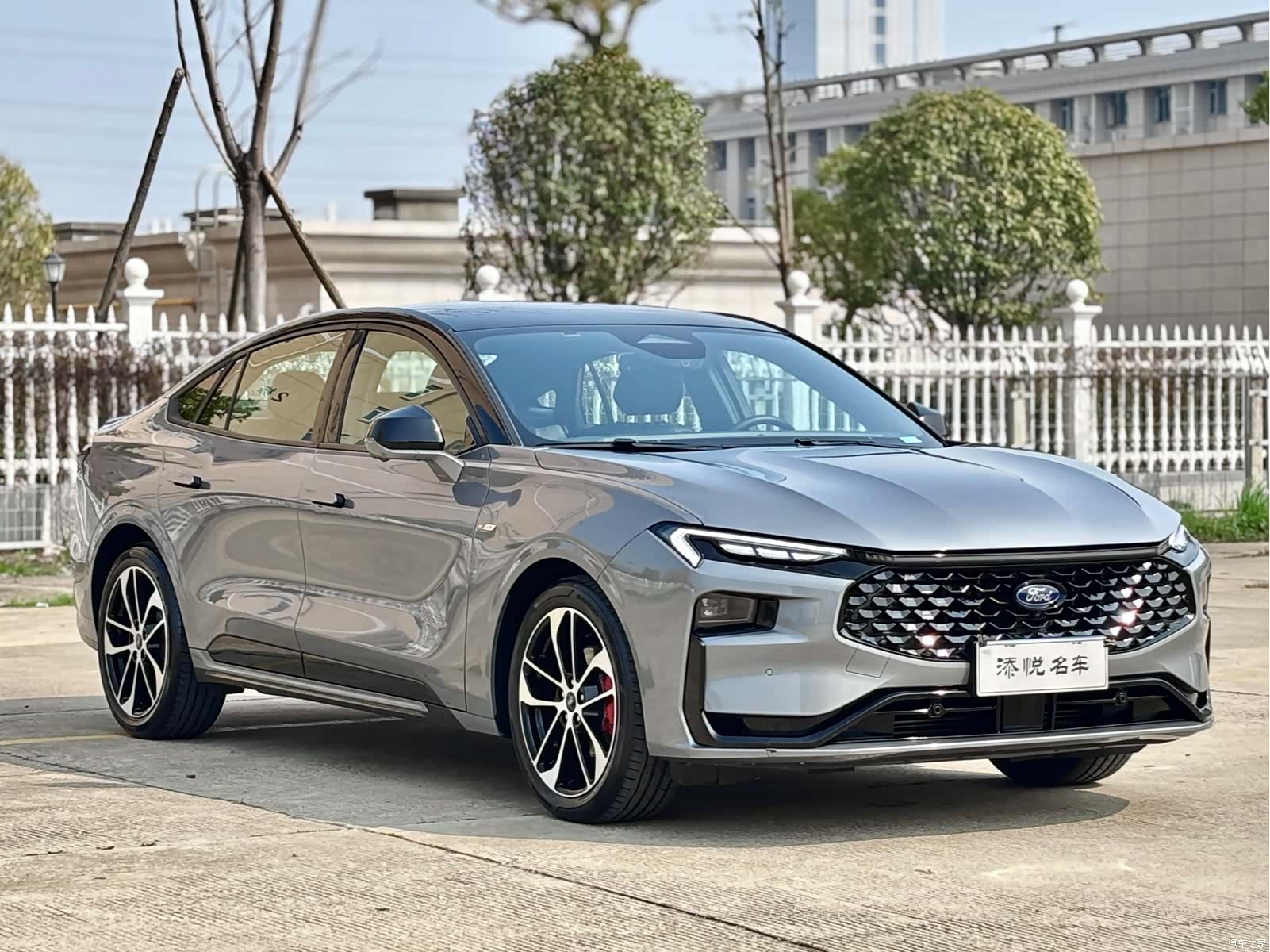 Ford Mondeo, 2022 3