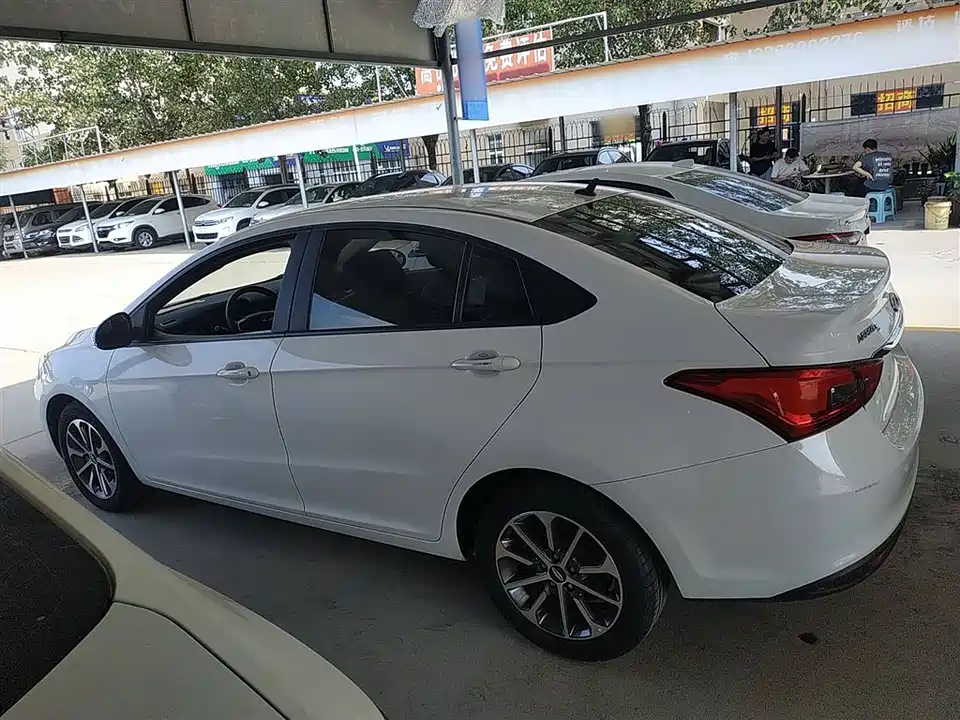 Chery Arrizo 5