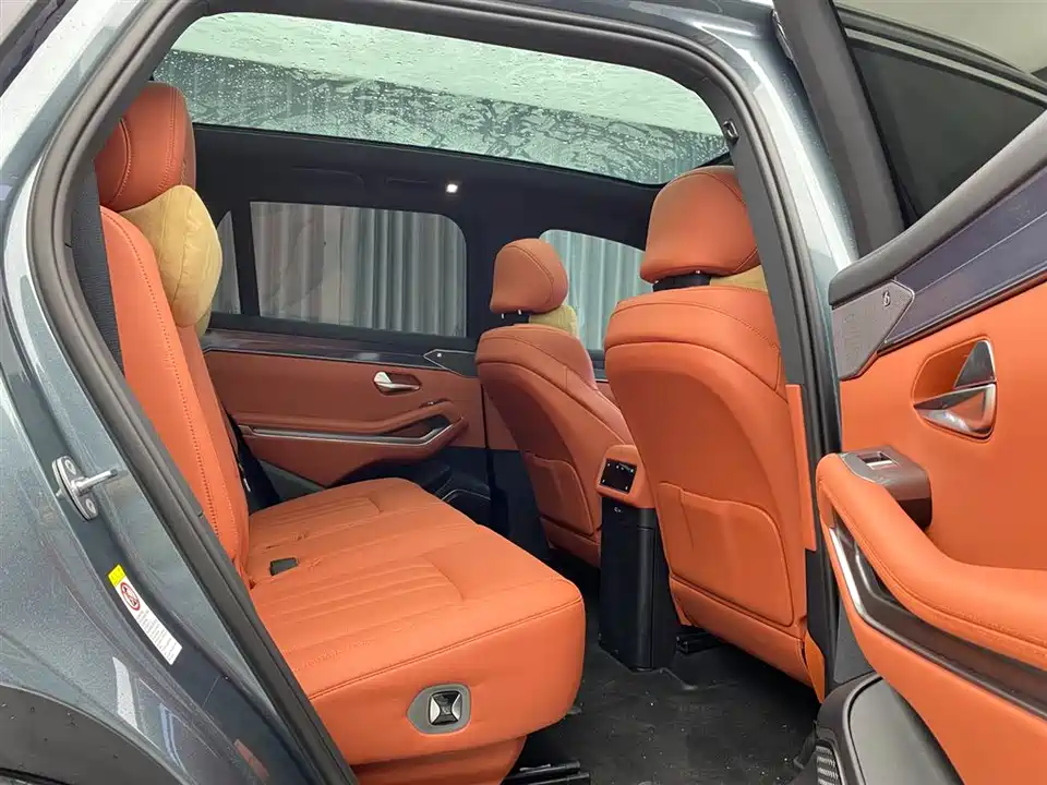 BYD Tang L
