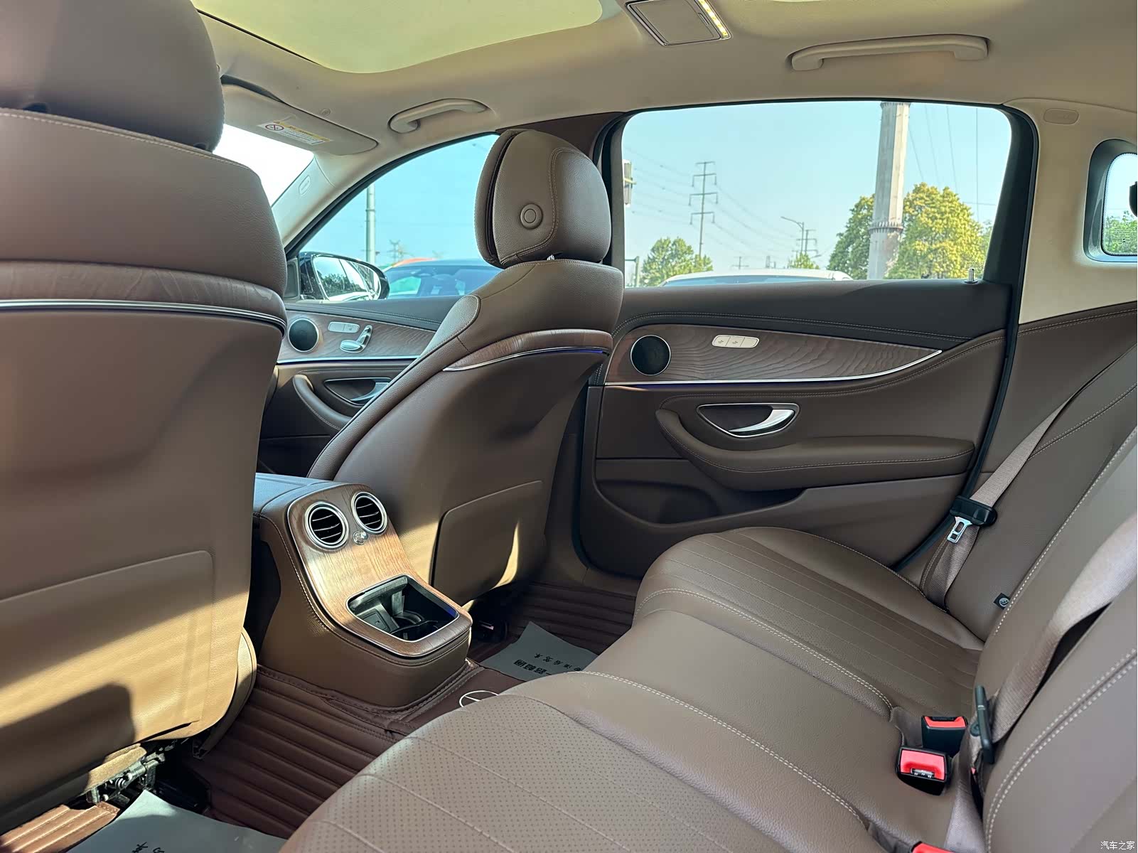 Mercedes-Benz E-Class, 2022 13