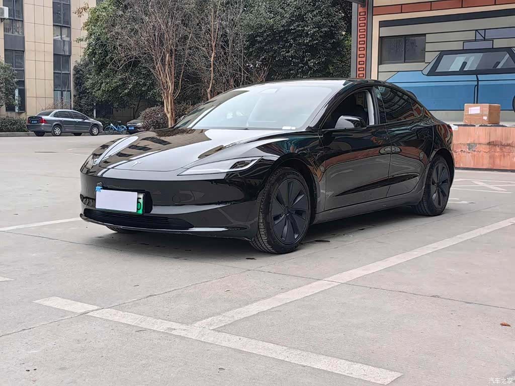 Tesla Model 3, 2024 1
