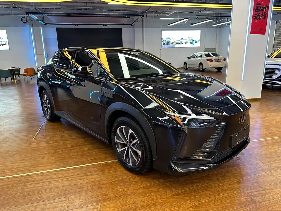 Lexus RZ