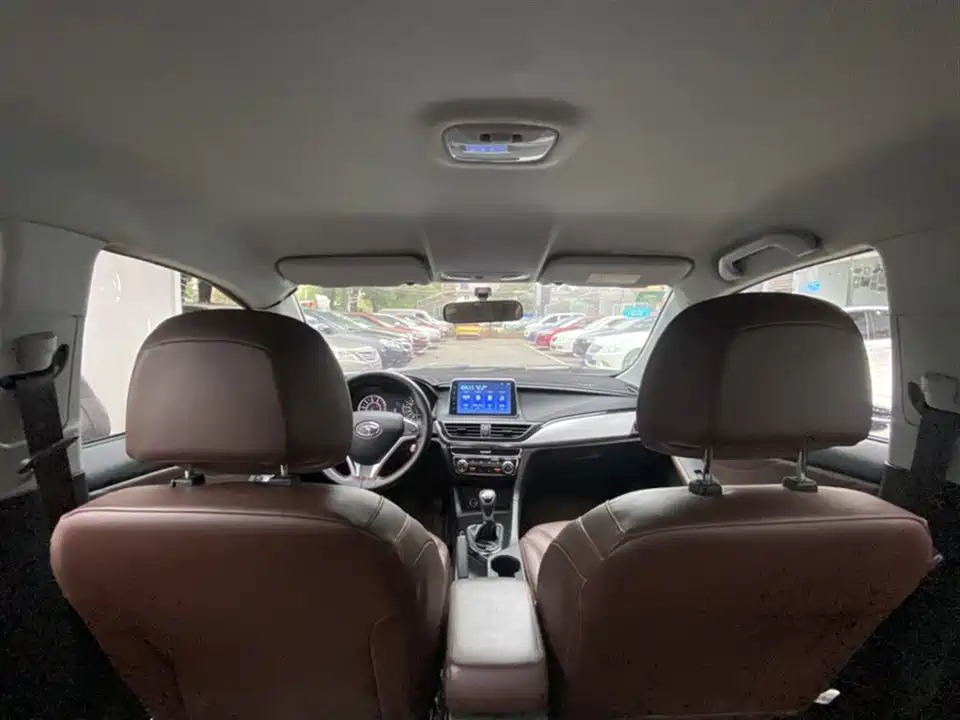 Soueast A5 wing dance