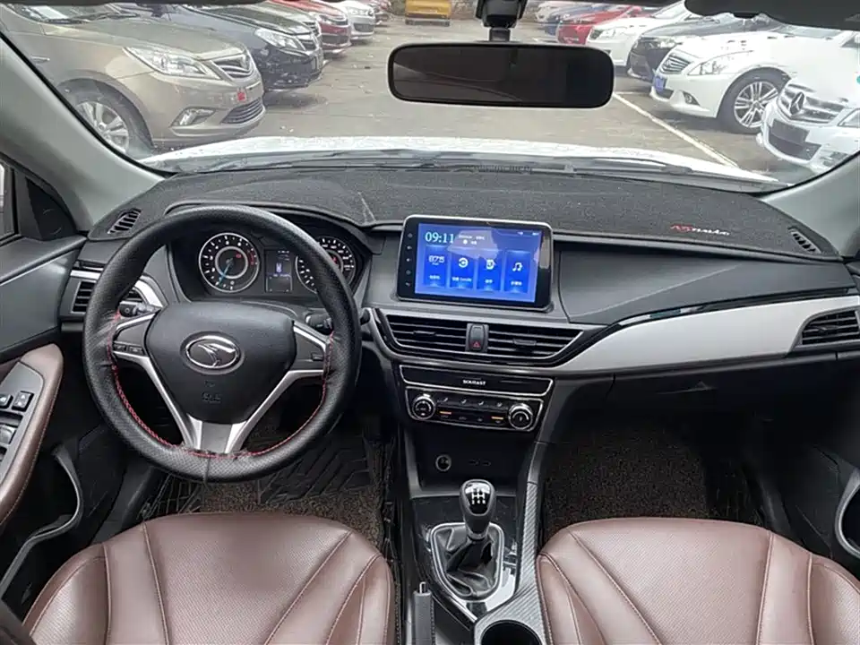 Soueast A5 wing dance