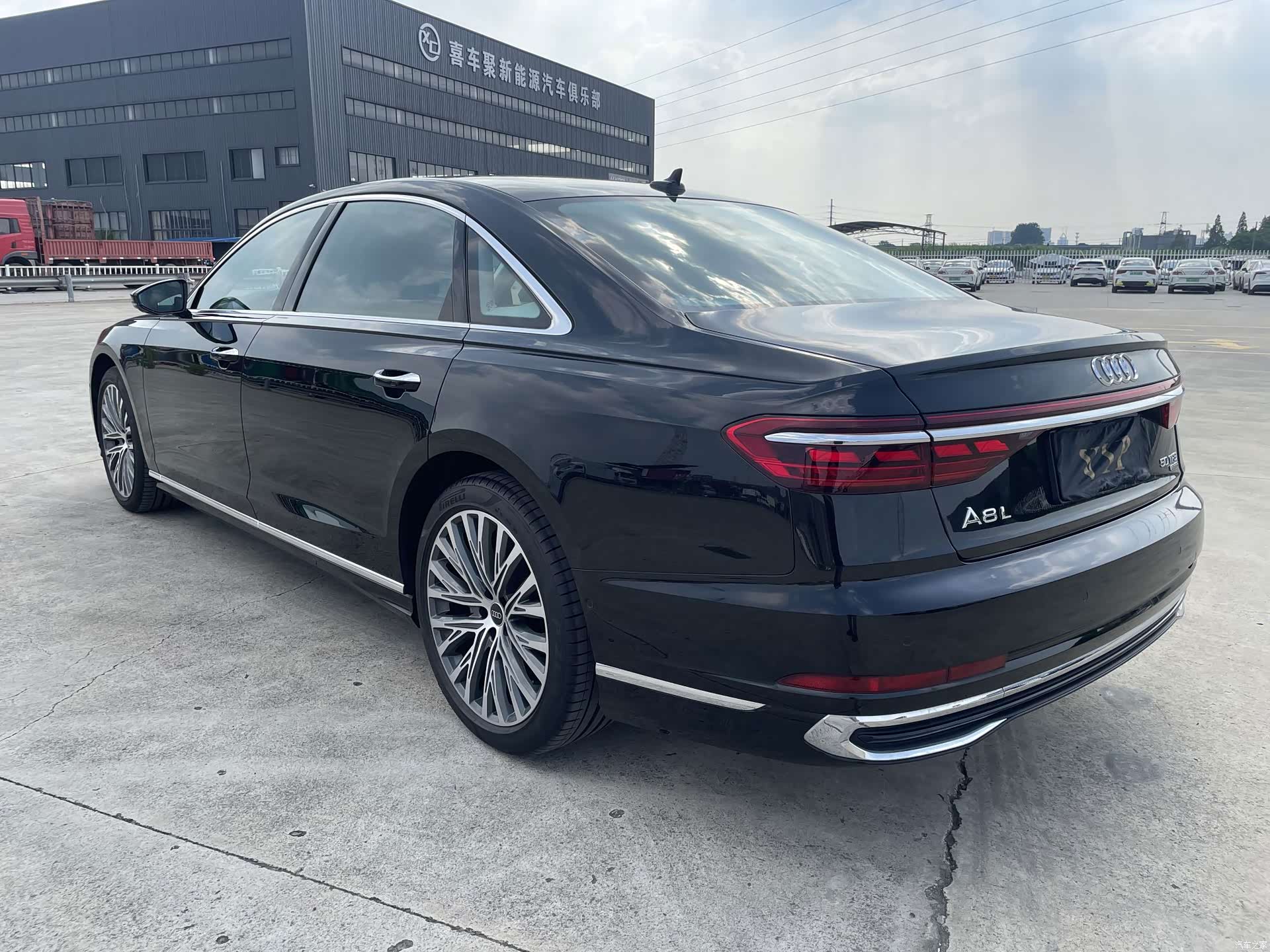 Audi A8L, 2025 32