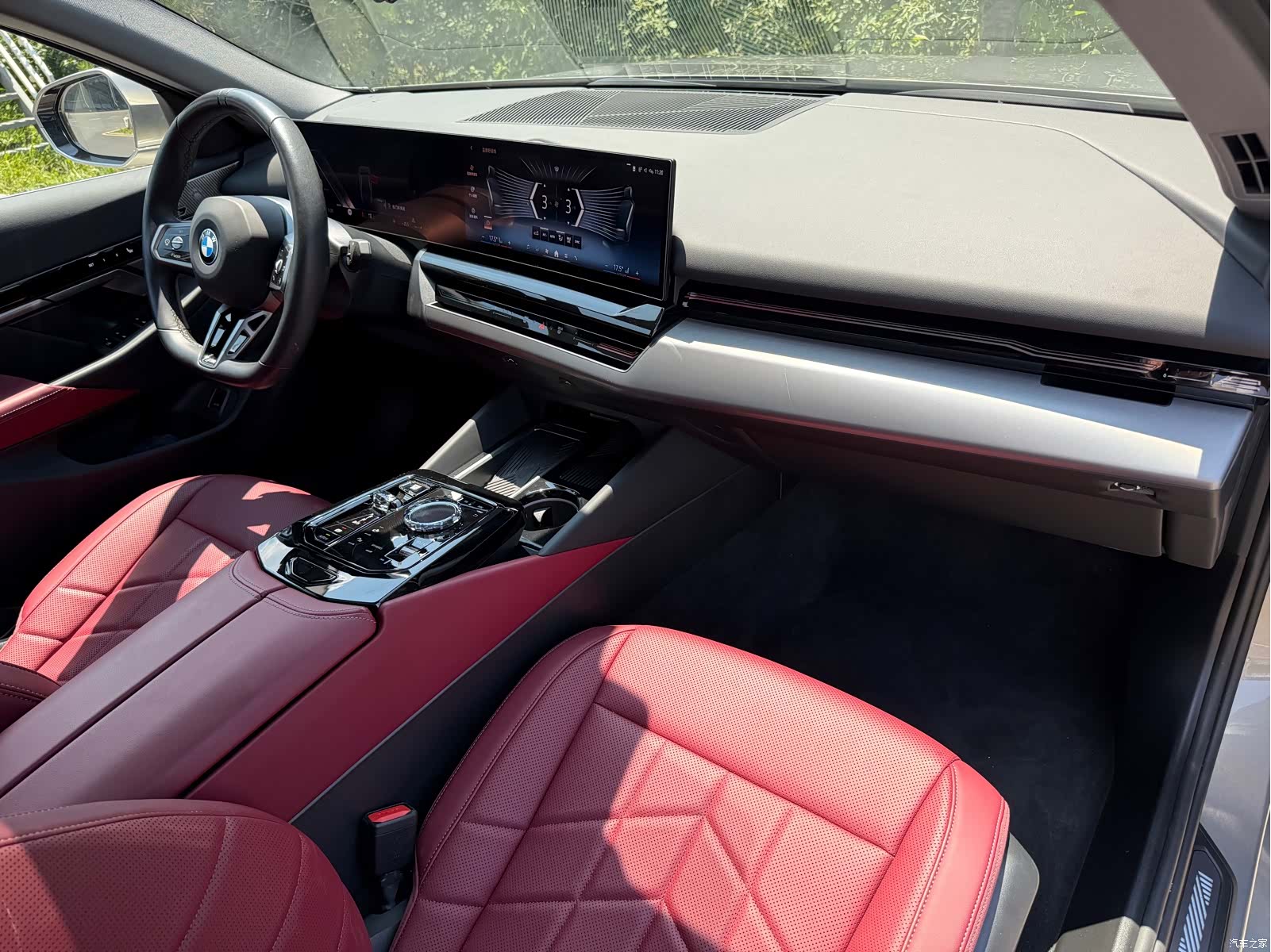 BMW 5 Series, 2025 14