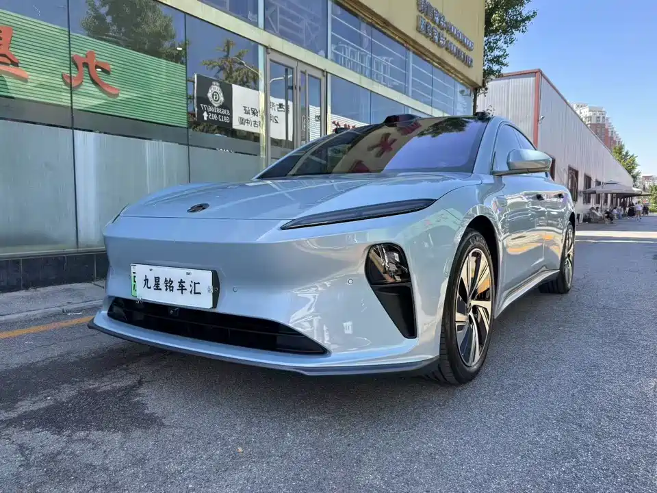 NIO ET5