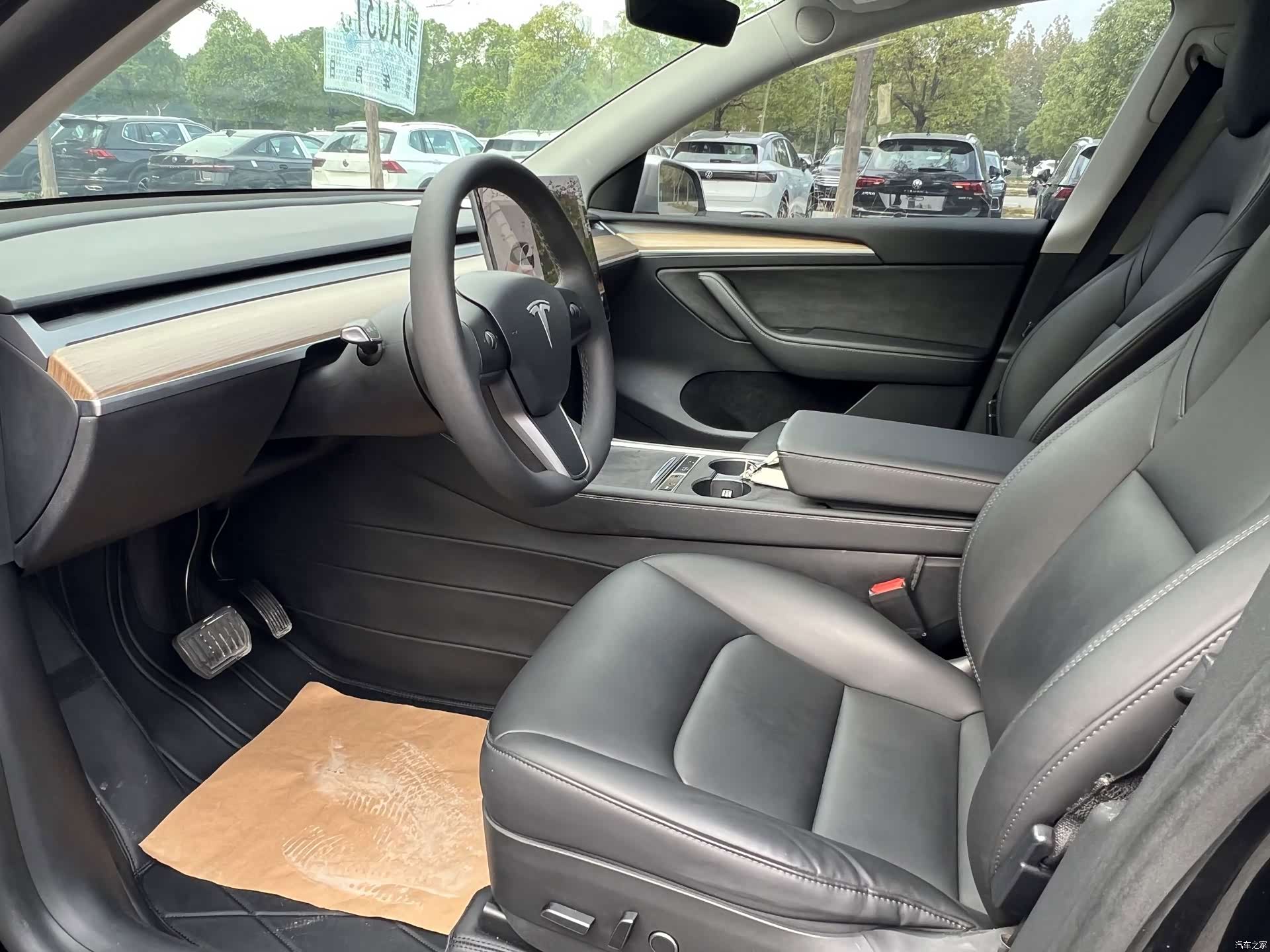 Tesla Model Y, 2021 все фото