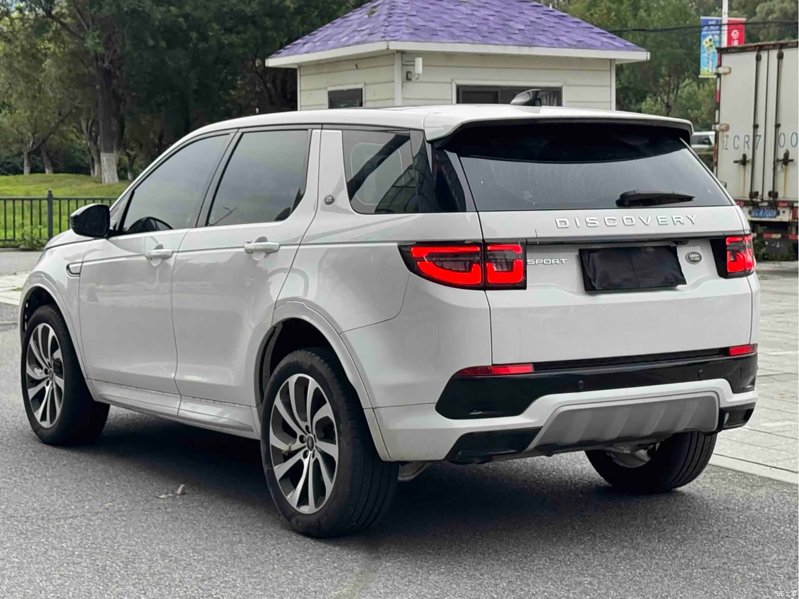 Land Rover Discovery, 2024 4
