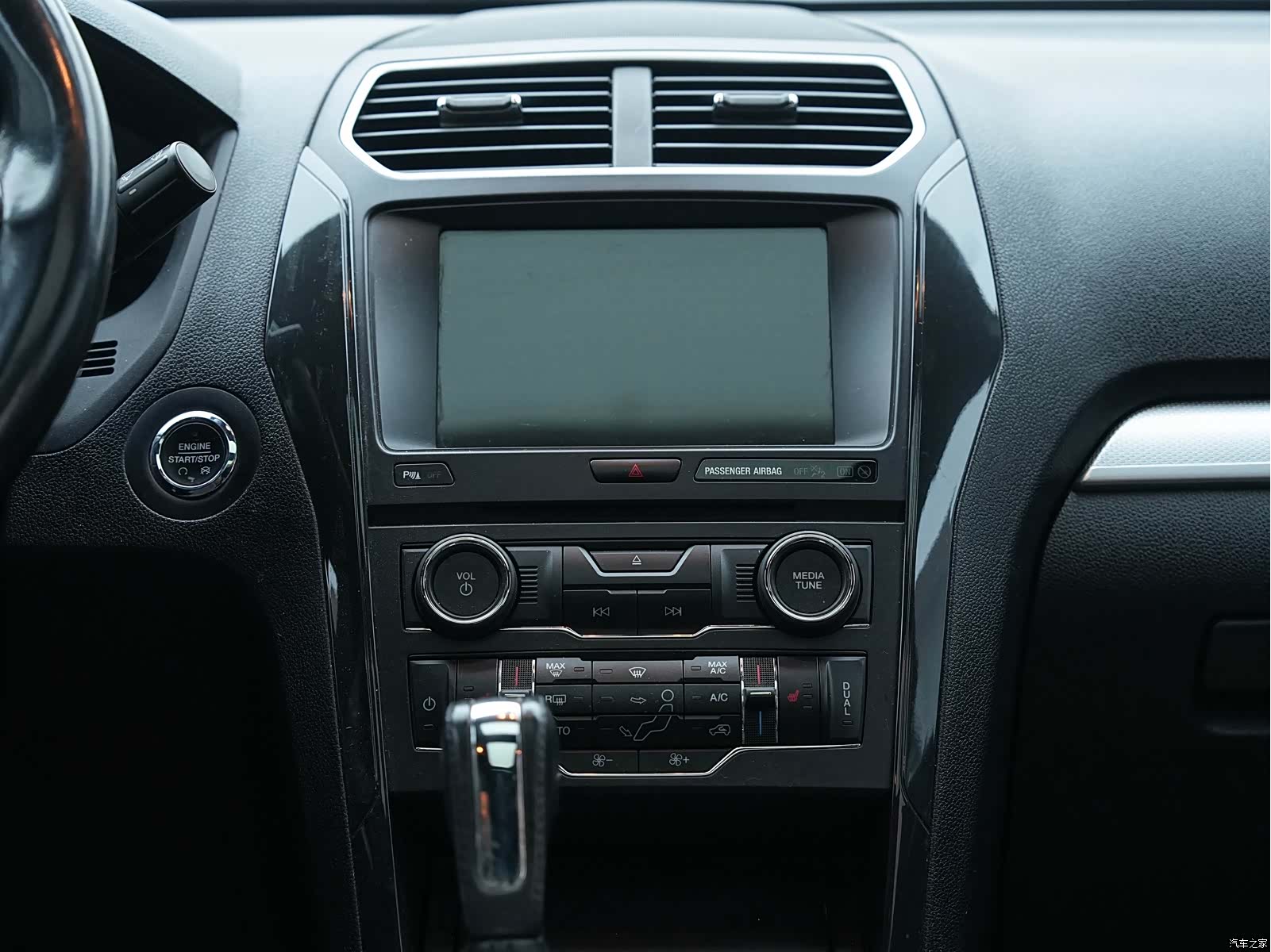Ford Explorer, 2018 12