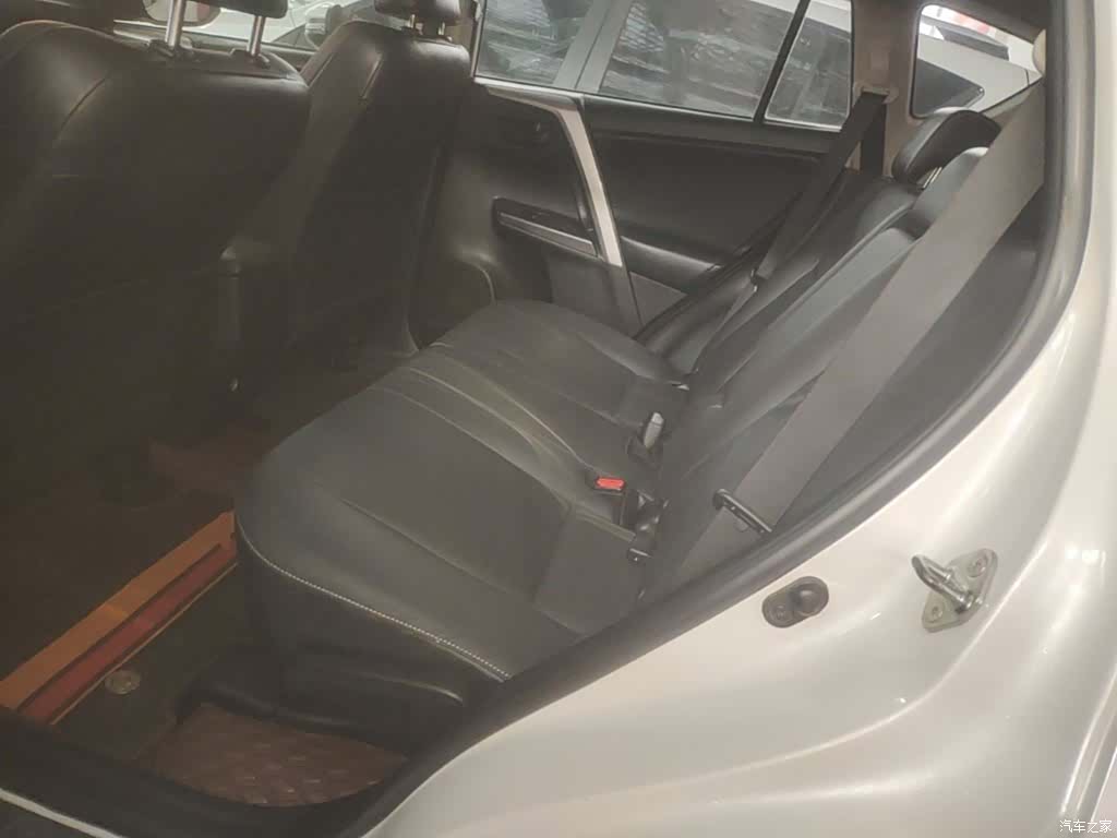 Toyota RAV4, 2017 17