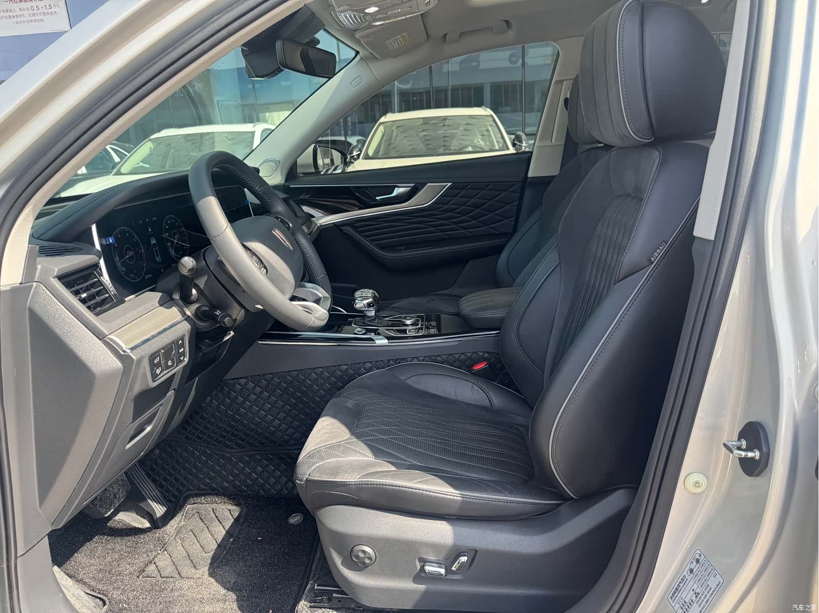 Hongqi HS5, 2022 все фото