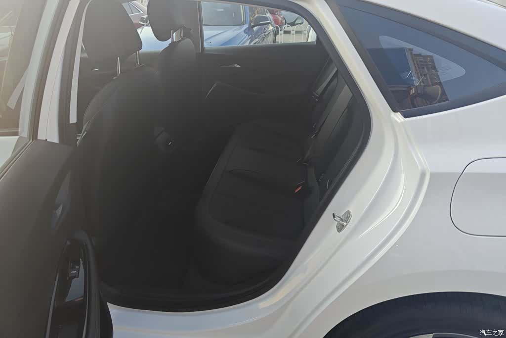 Buick Verano, 2023 11