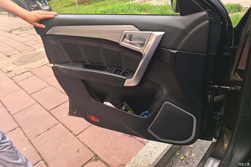 Geely X6, 2016 7