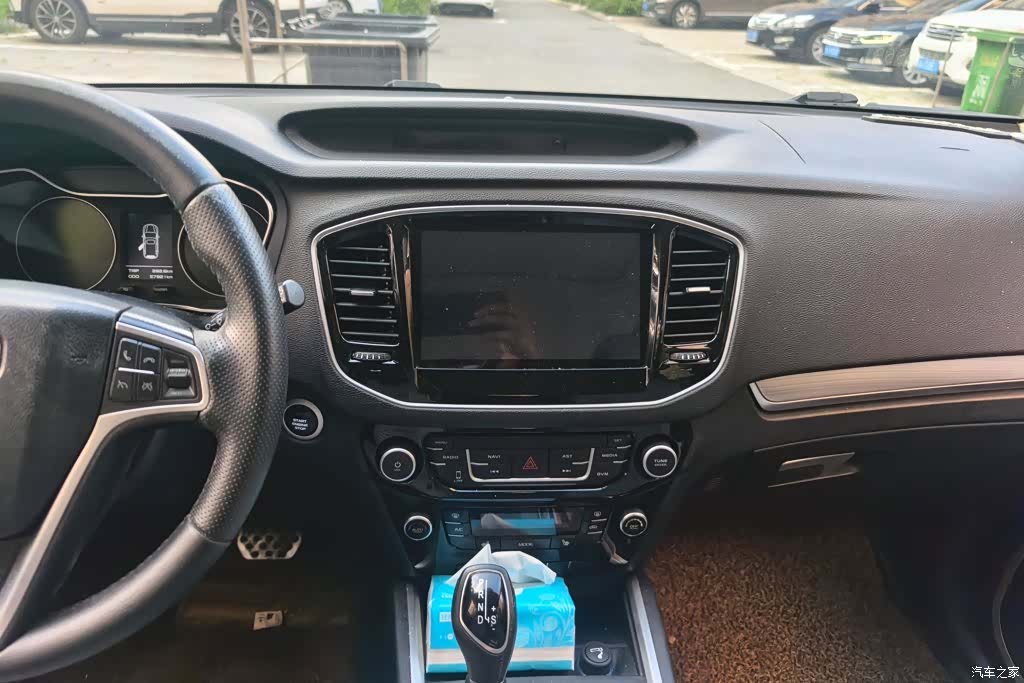 Geely X6, 2016 13