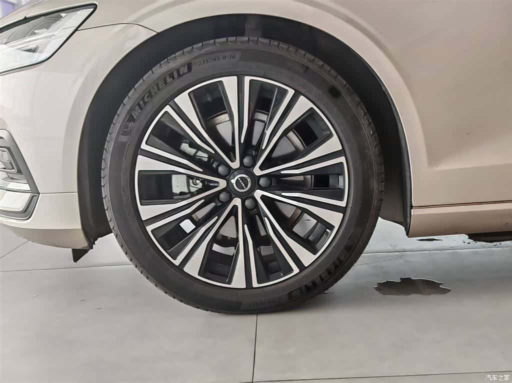 Volvo S60, 2024 6