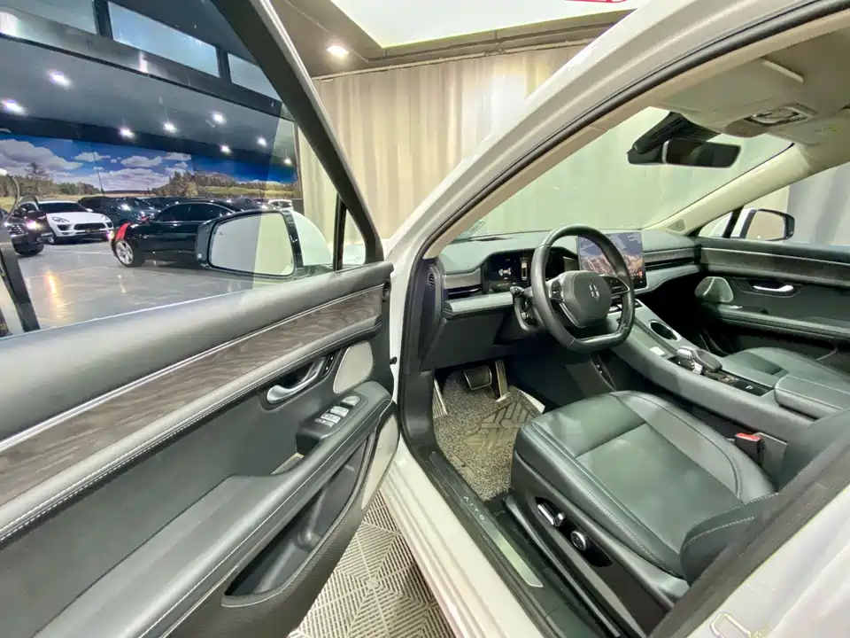 AITO Ask the world M5